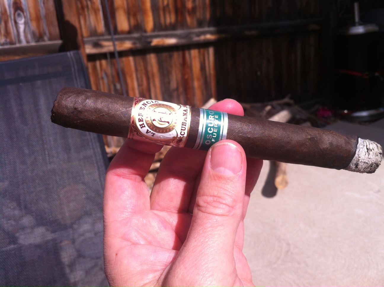 La Herencia Cubana Oscuro Fuerte