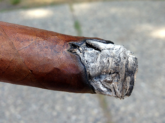 la-gloria-cubana-esteli-review La Gloria Cubana Serie R Esteli burn issues