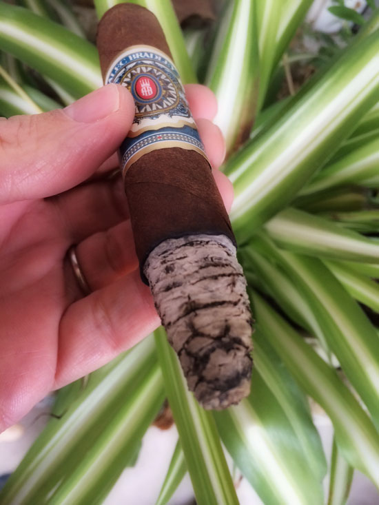 Alec-Bradley-Mundial-Cigar Alec Bradley Mundial Cigar Review and rating
