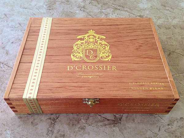 D'Crossier Golden Blend Aged 10 Years cigar box giveaway