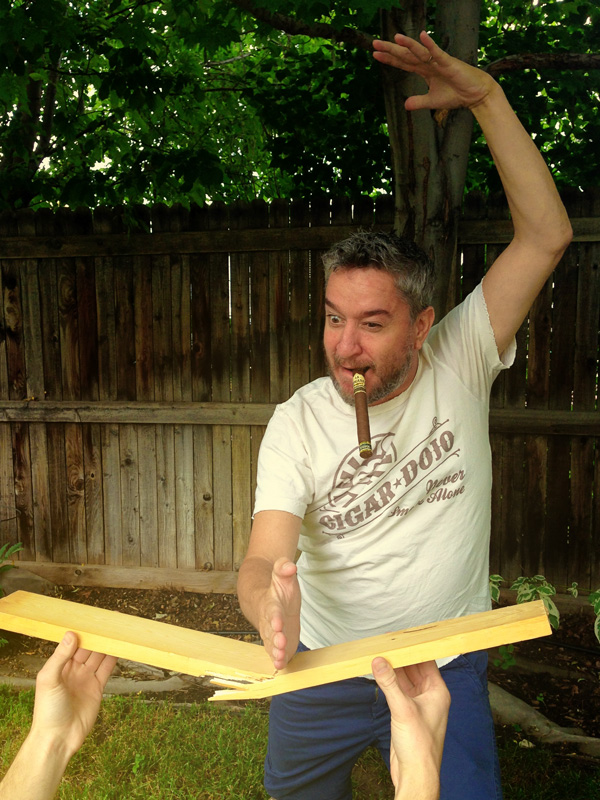 La Jugada Nunchuck cigar contest