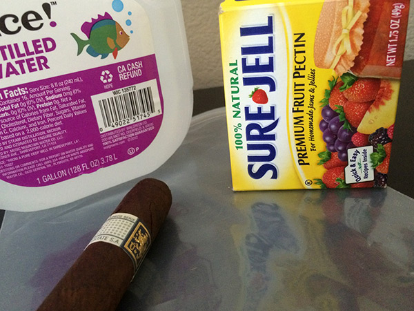 Cigar tip, how to fix a damaged cigar
