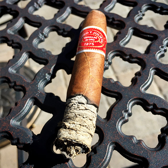 smoking the Romeo y Julieta Primer Lote 770