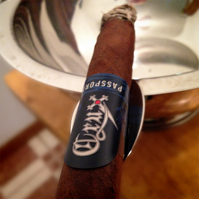 Crux Passport Corona cigar review