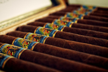 Foundation Cigar Co. El Güegüense cigar giveaway