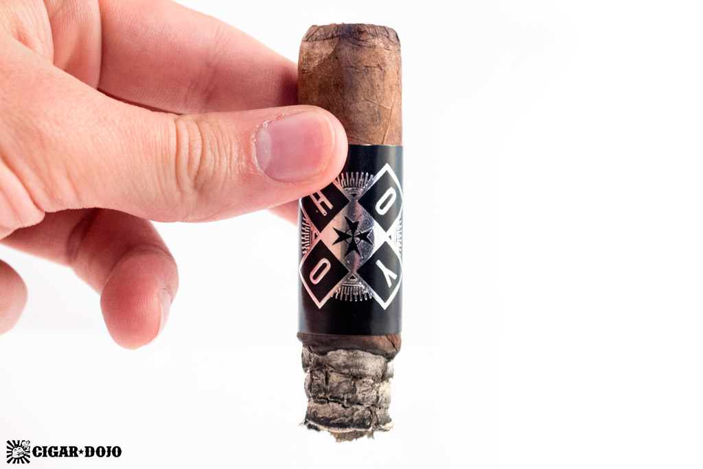 Hoyo de Monterrey HOYO cigar smoking