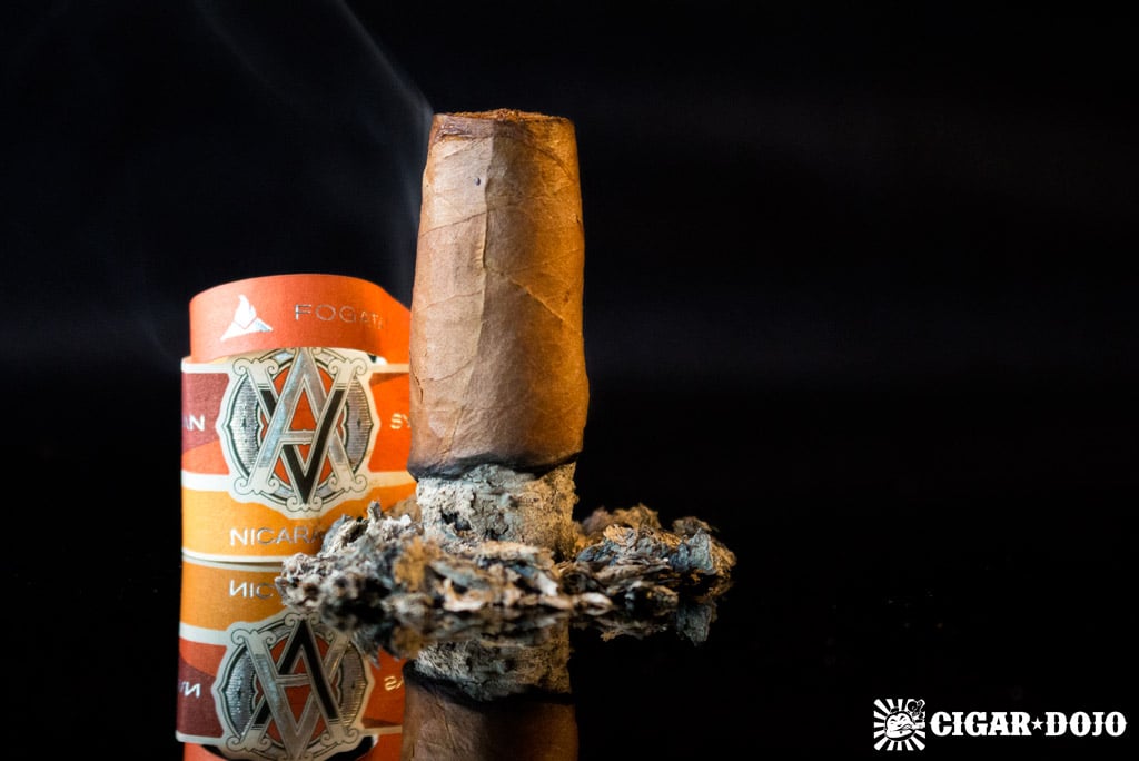 AVO Syncro Nicaragua Fogata Short Torpedo cigar review and rating