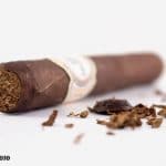 Crowned Heads Las Calaveras Edición Limitada 2016 LC46 cigar cut cap