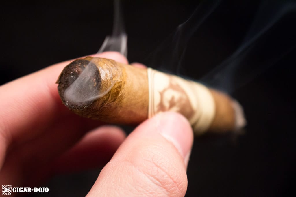 Caldwell Signature Dos Firmas cigar smoking