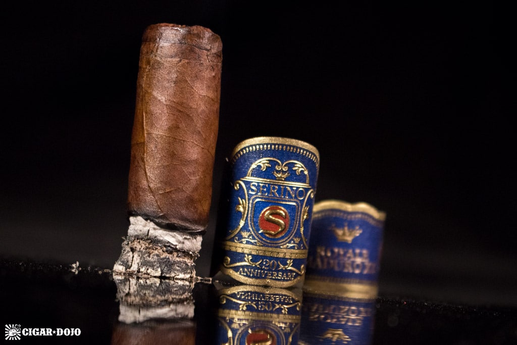 Serino 20th Anniversary Royale Maduro XX Toro cigar nub