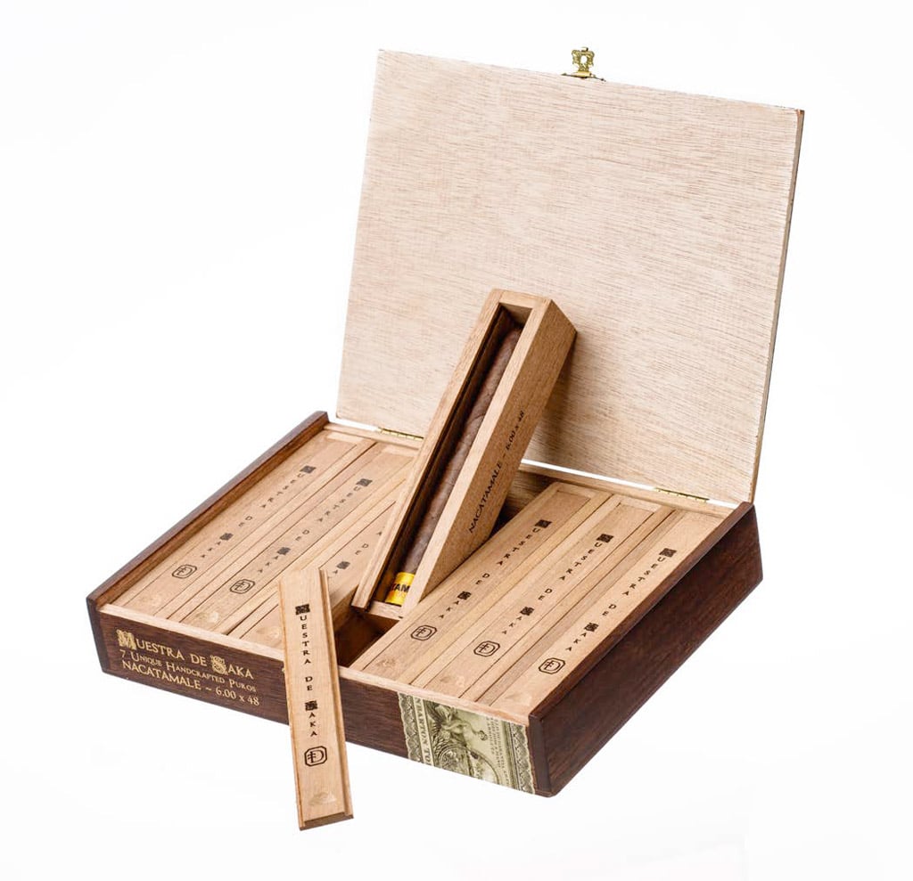 Muestra de Saka Nacatamale cigar box open