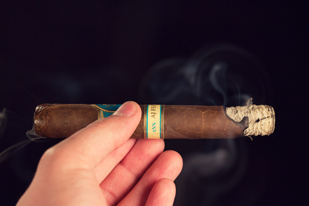 H. Upmann AJ Fernandez Toro cigar review