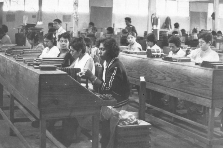 Joya de Nicaragua original factory floor workers