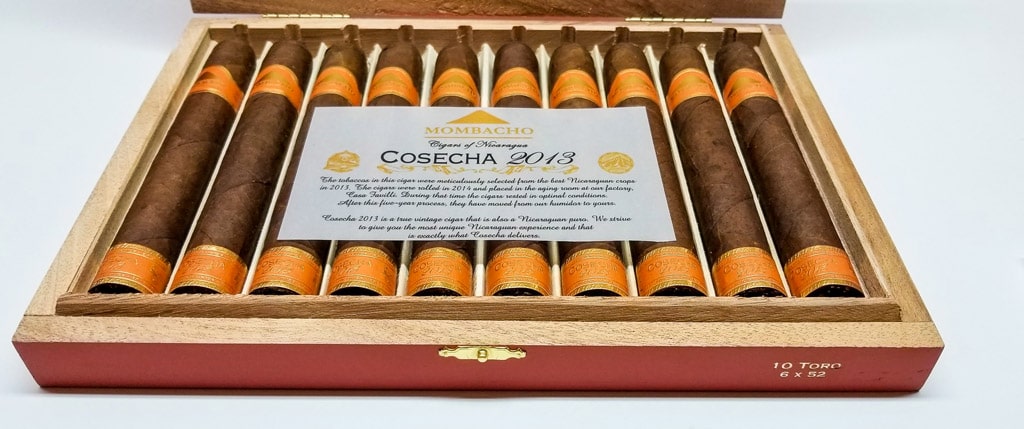 Mombacho Cosecha 2013 cigar box open