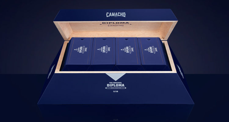 Camacho Diploma Special Selection 11/18 box open