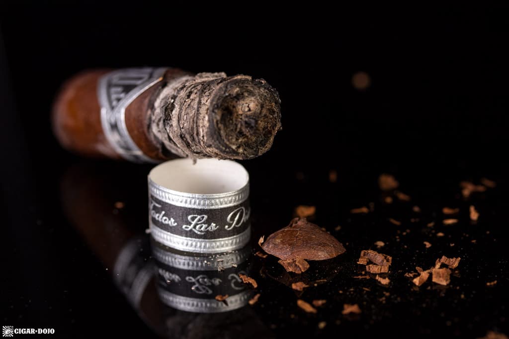 Todo Las Dias Mas Fuerte Thick Lonsdale cigar nubbed