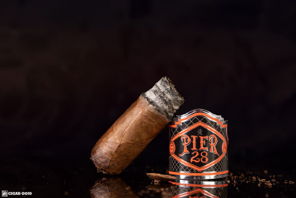 Pier 28 Oscuro Robusto cigar nub finished
