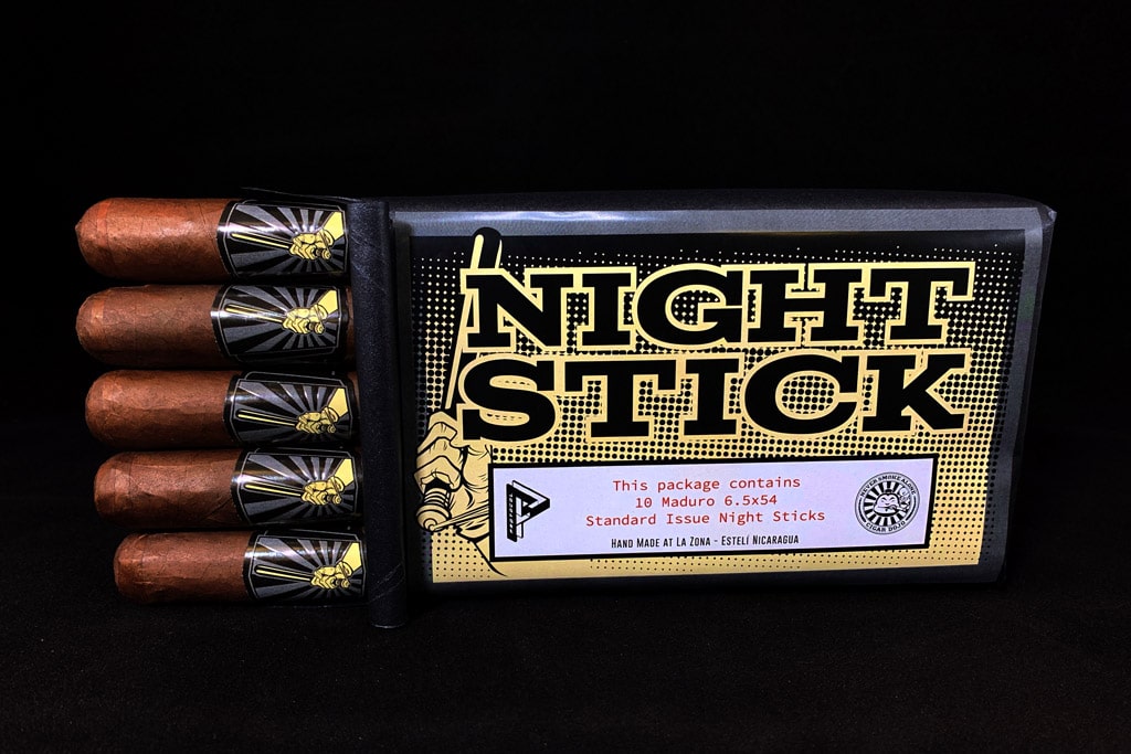 Protocol Night Stick cigar bundle open