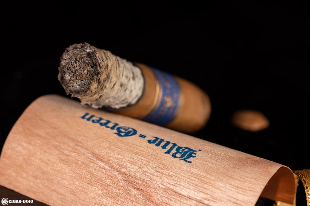 Gran Habano Blue in Green Gran Robusto cigar nub finished