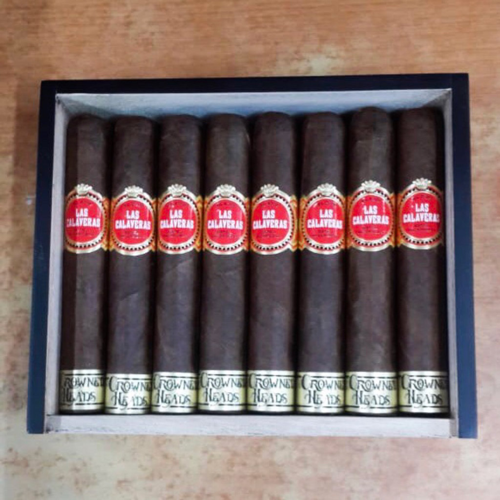 Crowned Heads Las Calaveras Edición Limitada 2019 cigars box open