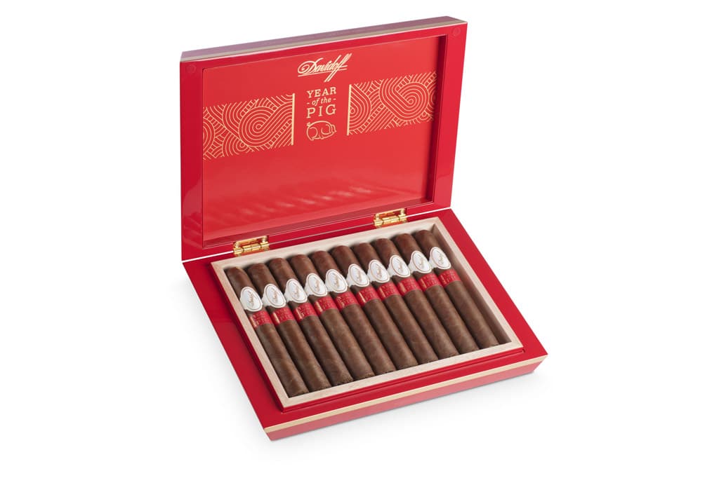 Davidoff Year of the Pig Limited Edition 2019 cigar box open