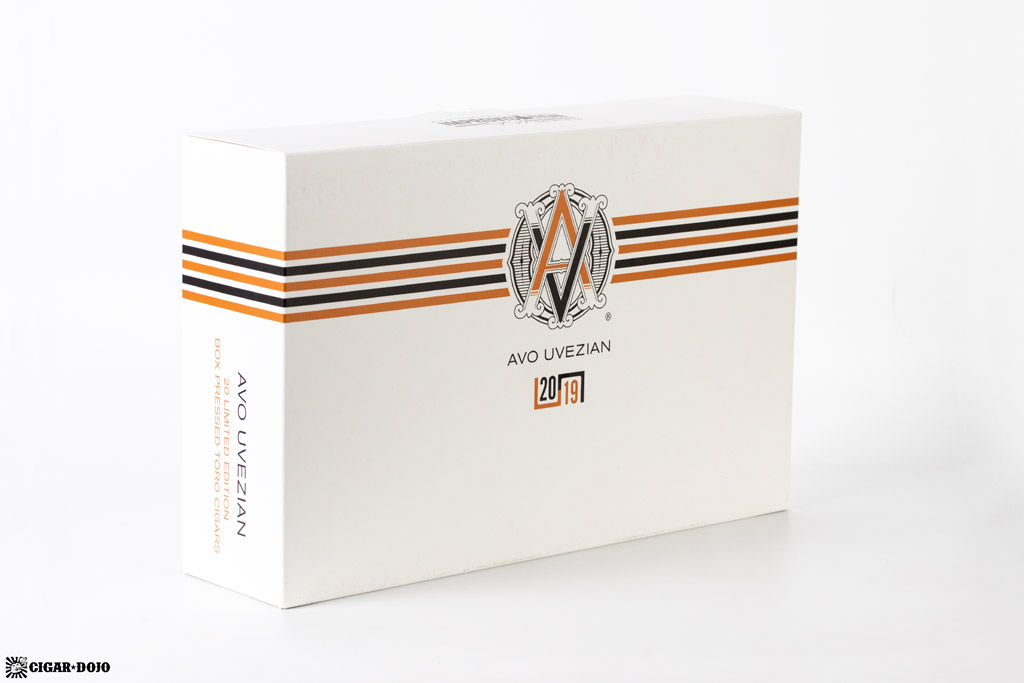 AVO Improvisation Series LE19 cigar box packaging