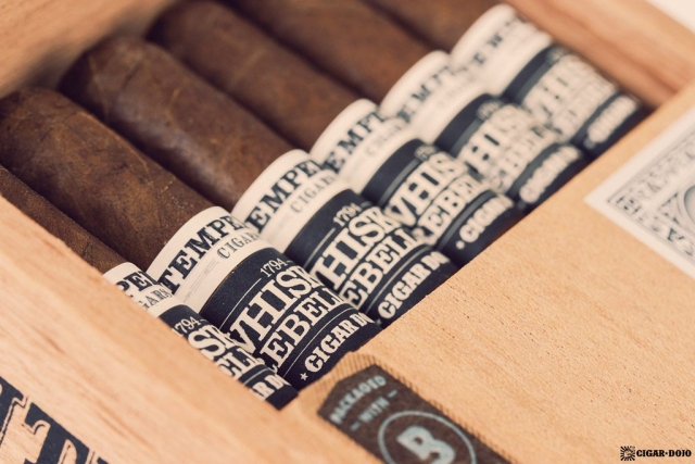 RoMa Craft Whiskey Rebellion 1794 Pennsatucky cigars in box