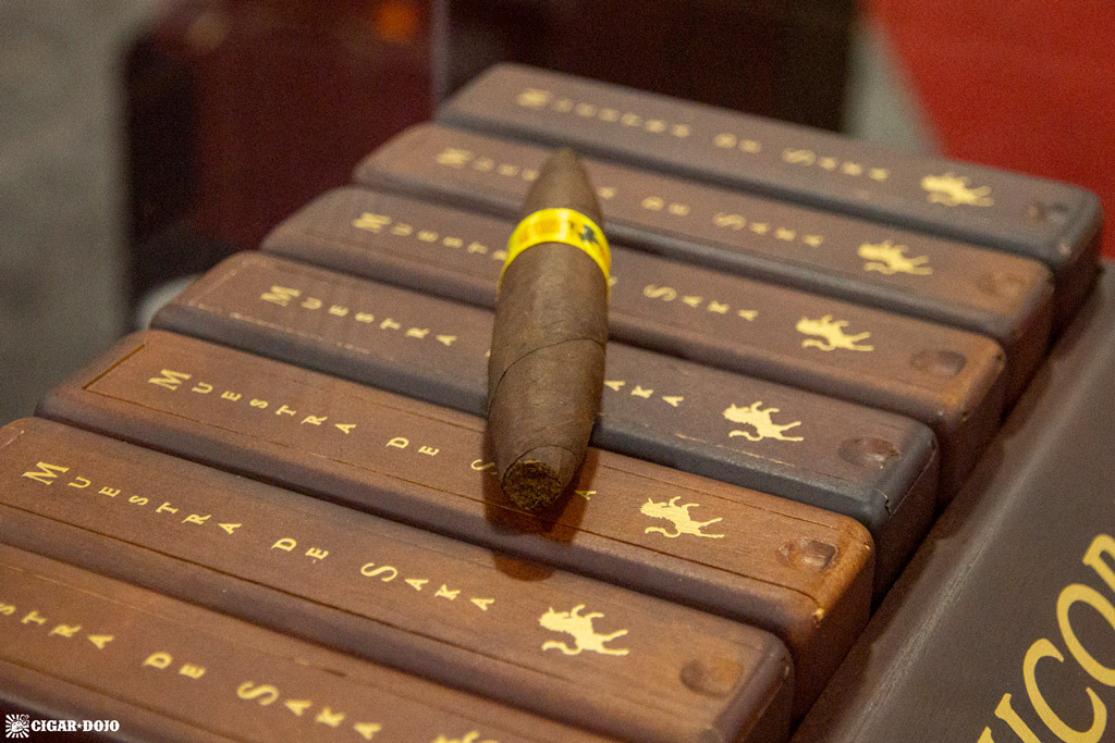 Dunbarton Tobacco & Trust Muestra de Saka Unicorn IPCPR 2019