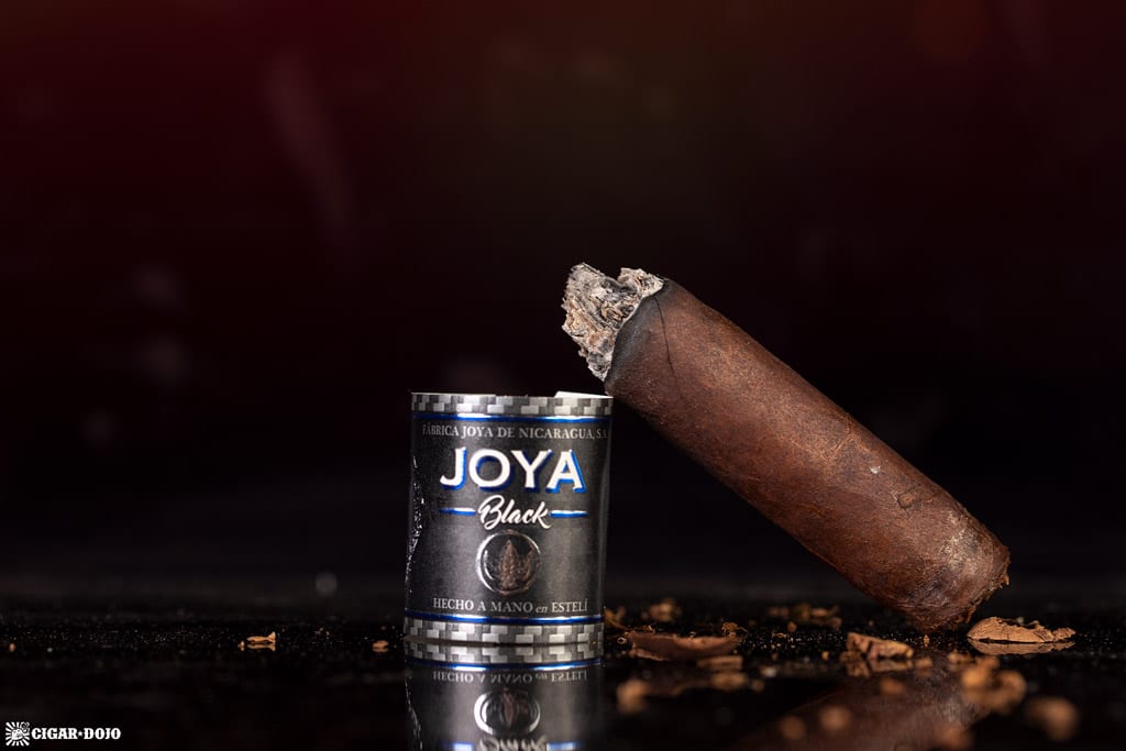 Joya Black Nocturno cigar nub finished