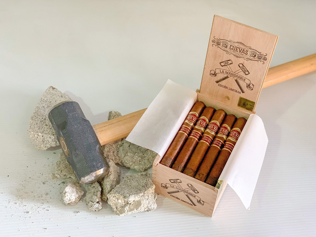 Casa Cuevas La Mandarria official