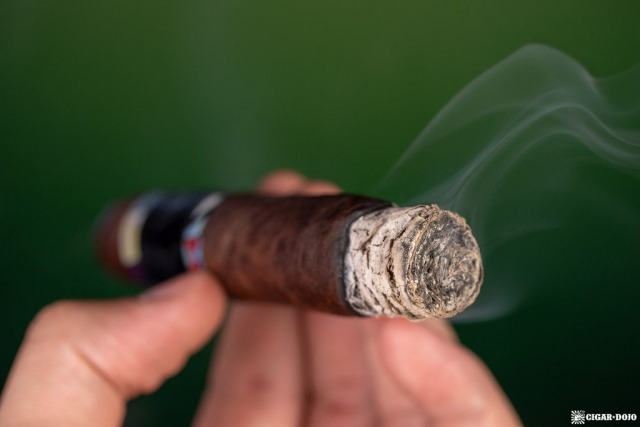 Drew Estate ACID KUBA ARTE cigar ash