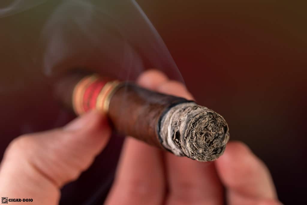 Crowned Heads La Coalición Corona Gorda cigar smoking