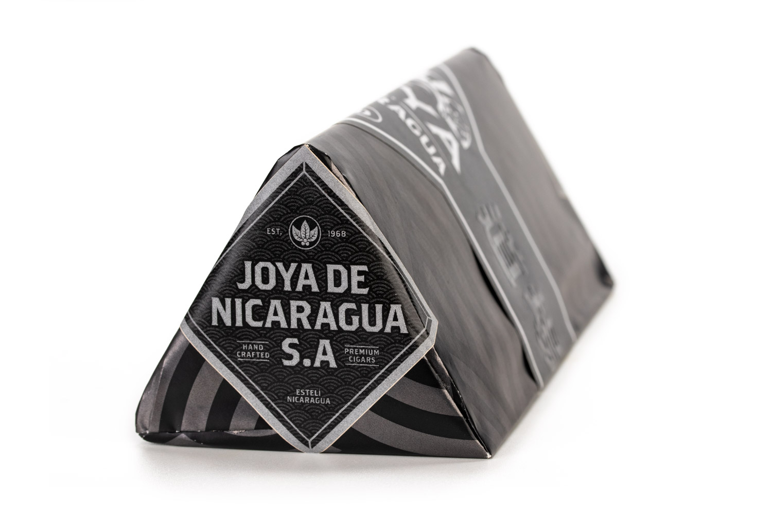 Joya Ninjaragua cigar box triangular shape
