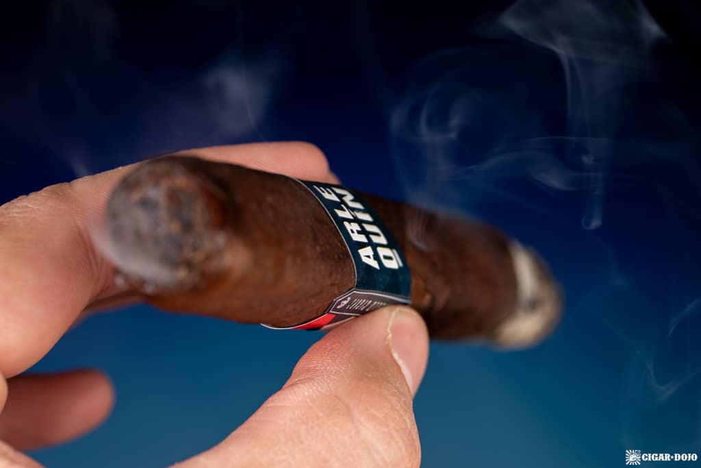 Fratello Arlequín Toro cigar smoking