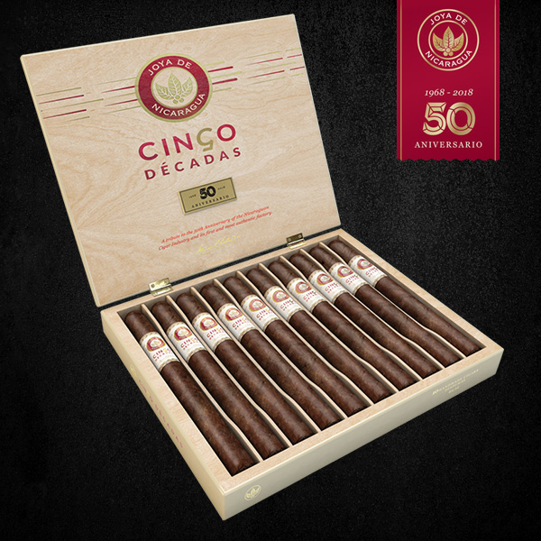 Joya de Nicaragua Cinco Décadas cigar box open