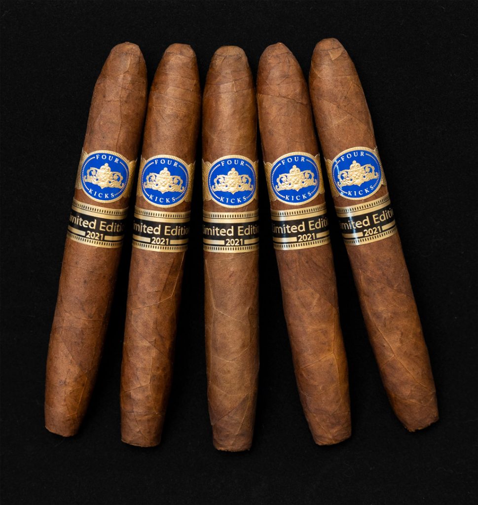 Crowned Heads Four Kicks Capa Especial Águilas LE 21 cigars