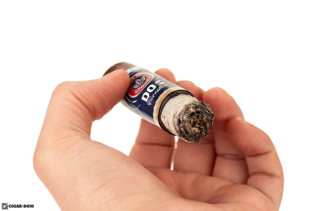 Joya de Nicaragua Dos Cientos cigar ash