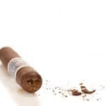 Joya de Nicaragua Dos Cientos cigar head cut cap