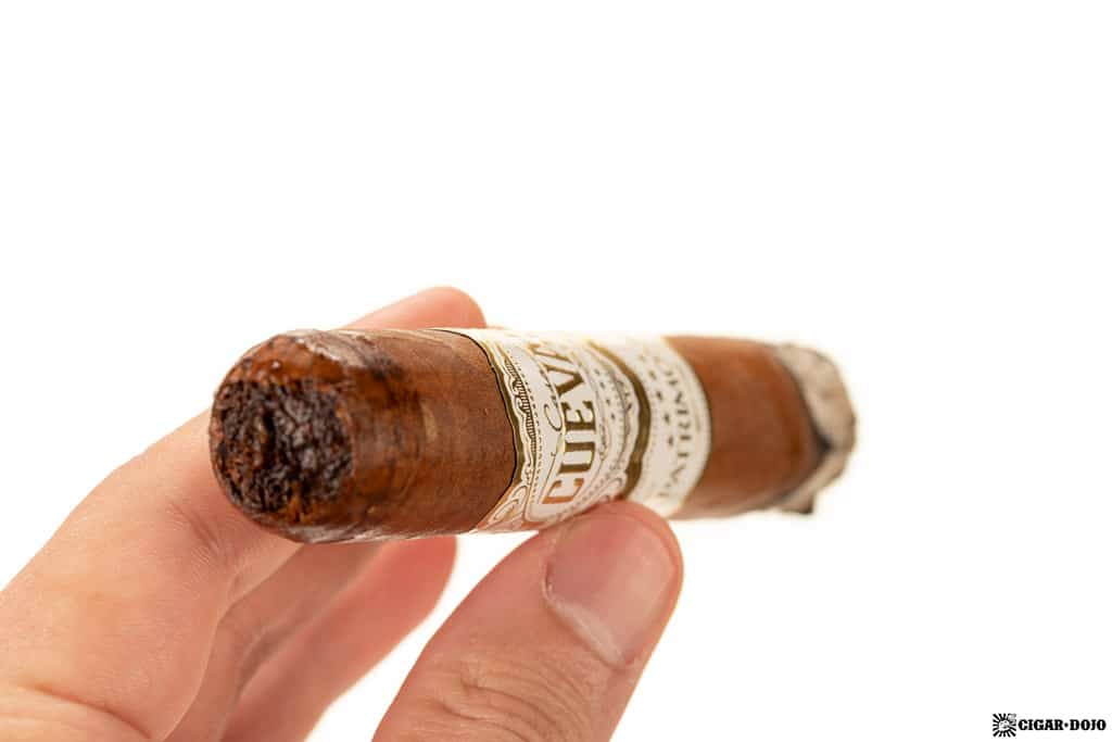 Casa Cuevas Patrimonio Robusto Gordo cigar smoking