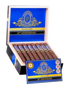 Perdomo Reserve 10th Anniversary Maduro cigar box open