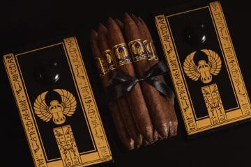 Highclere Senetjer cigar glamour shot