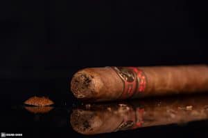 JRE Aladino Classic Toro cigar head cut cap