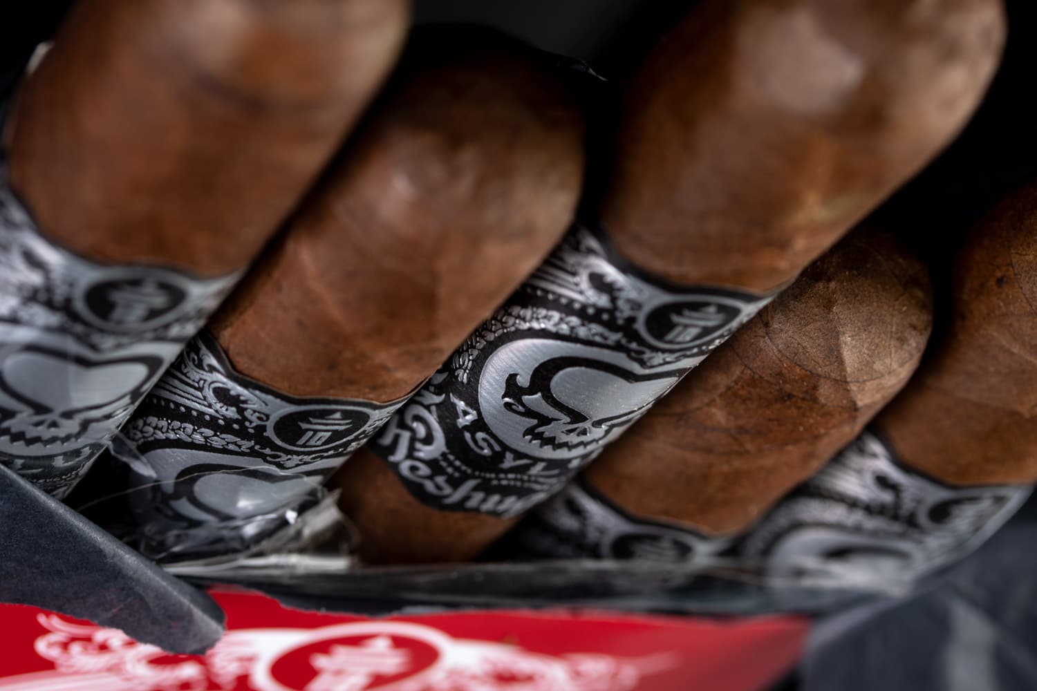 Asylum Meshugana cigars open bundle