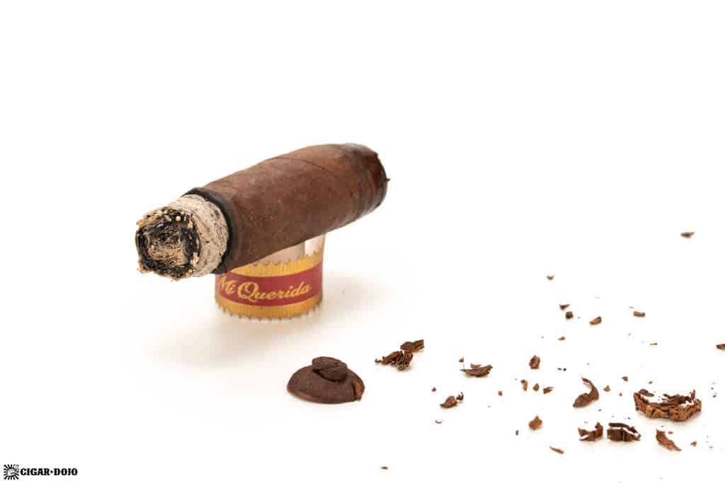 Dunbarton Mi Querida Triqui Traca No. 448 cigar nub finished