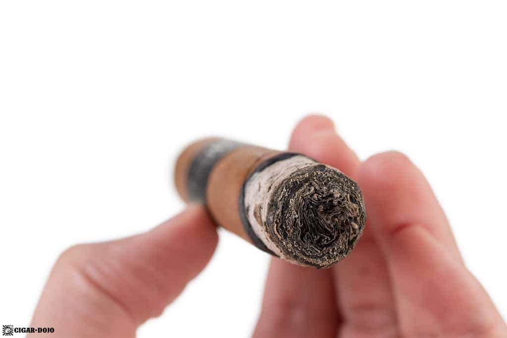 German Engineered Cigars Raumzeit Robusto cigar ash