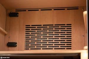 Raching MON800A cigar humidor interior cedar grille