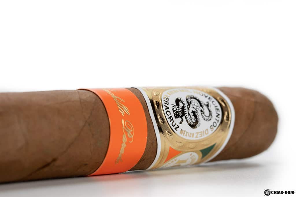 Casa 1910 Revolutionary Edition Cuchillo Parado cigar band