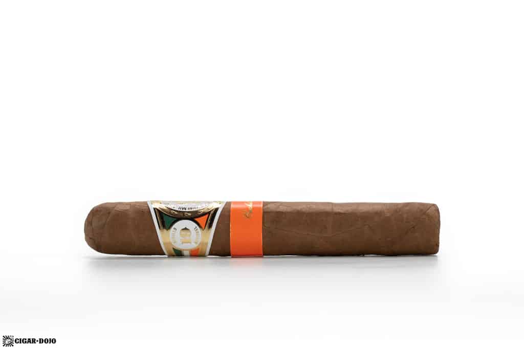 Casa 1910 Revolutionary Edition Cuchillo Parado cigar side view