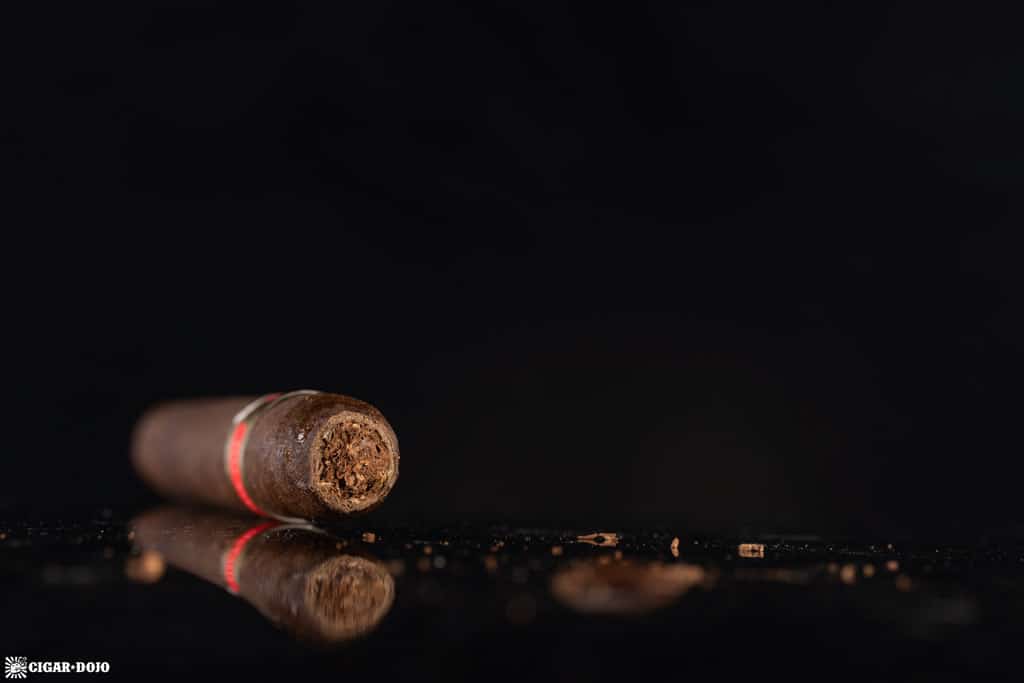 HVC Selección No. 1 Esenciales cigar head cut cap