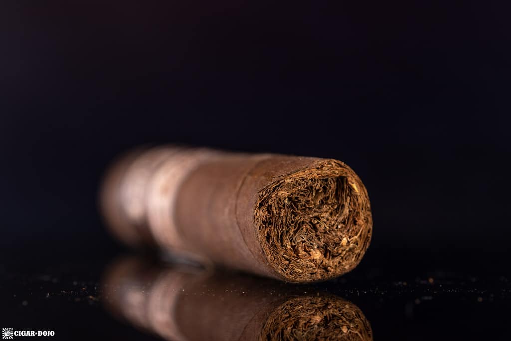 Casa Cuevas Sangre Nueva Robusto cigar foot